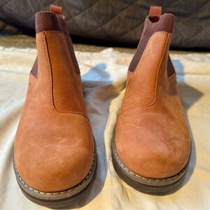 Chacos Cataluna Explorer Chelsea Bootie size 7